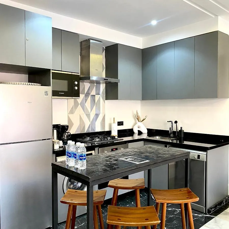 Rooftop Pool, Bright & Cozy Apartment In City Center Marrakesh
